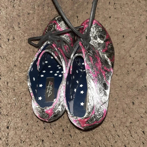 IRON FIST-Bright Light-Pink Satin Black Skull-Wedge Booties-Sz 6-Excellent - Picture 6 of 7